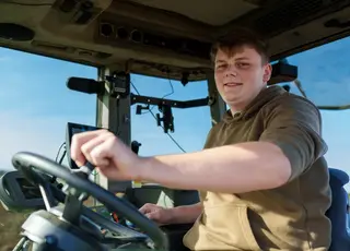 Автопілот на посів: за що обирають Topcon