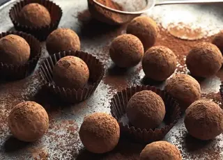 Цукерки зі смаком шоколаду: що насправді кладуть у святкові набори