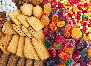 Стало відомо, які солодощі найкорисніші для захисту печінки, щитовидки та знижують холестерин