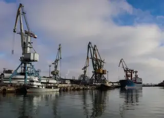 Чи здатні російські атаки на порти і залізницю зупинити експорт України