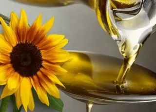 Світові ціни на соняшникову олію зросли на $100 через дефіцит української продукції