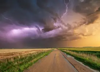 Сприятлива погода у світі та зменшення опадів в Україні тиснуть на ціни зерна