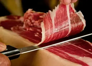 ЄС посилює захист назв м’ясних продуктів від використання рослинними аналогами