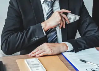 Найбільша локальна торговельна мережа на Полтавщині «дробила бізнес» для ухилення від сплати податків