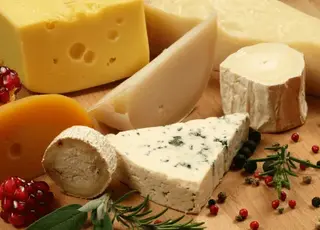 Українські виробники скоротили випуск сирів через дешевий імпорт із ЄС