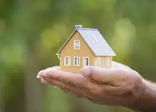 Порожнє комунальне житло в громадах планують передавати переселенцям