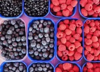 Які продукти не можна заморожувати: перелік та поради експертів