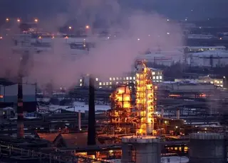 Українські дрони вивели з ладу чверть потужностей НПЗ росії: наслідки для паливного ринку