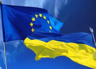 ЄС повністю зупинив фінансову допомогу Україні