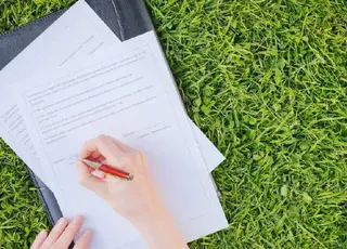 Воєнний стан і земля: які права на безоплатне отримання ділянок залишаються обмеженими