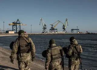росія може втратити стратегічний коридор для вивезення викраденого українського зерна