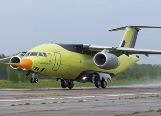 Україна може відновити авіабудування через партнерство з Індією та інвестувати у розробку далекобійної зброї