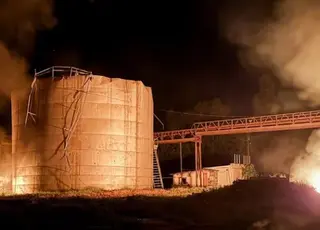 У Сумській області 12 російських дронів вдарили по біоетанольному заводу