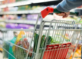 Які продукти харчування в Україні подорожчали найбільше за рік: аналітика цін