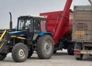 «Свій до свого по своє»: 47 агропідприємств допомогли колегам з Херсонщини та Миколаївщини