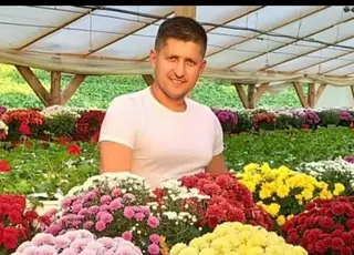 На Полтавщині фермер створив унікальне господарство з вирощування розсади та квітів