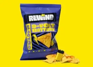 У Нідерландах представили чіпси зі смаком батарейки від бренду Rewind