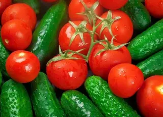 Названо продукти в Україні, які найбільше подорожчають через війну на Близькому Сході