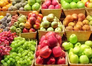 Зміни цін на овочі та ягоди: які продукти подорожчали, а які подешевшали
