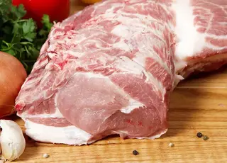 В Україні обвалилися ціни на свинину