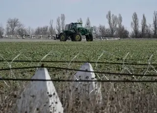 Аграрії прифронтових регіонів уперше отримали підвищену компенсацію вартості української техніки