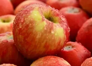 Чому ціни на яблука в Україні не знижуватимуться до 5 гривень та як формується ринок фруктів