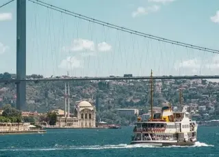 Туреччина оновила правила проходу суден через Босфор і Дарданелли