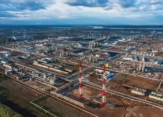 Удари дронів значно скоротили потужності нафтопереробки в росії
