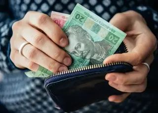 Як оформити надбавку 150 грн до пенсії у 2025 році: умови та документи