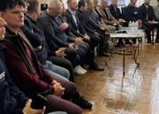 Податки, державна підтримка та компенсації за землю: ВАР окреслила пріоритети на зустрічі ВПО та влади в Умані