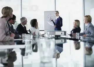Чому офісна робота знову стає популярною серед молоді у 2025 році
