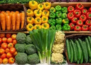 На ринках Закарпаття з’явилися місцеві сезонні овочі