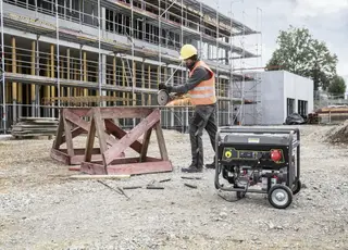 Енергія для роботи: чому для будмайданчика варто обирати професійний генератор та техніку 