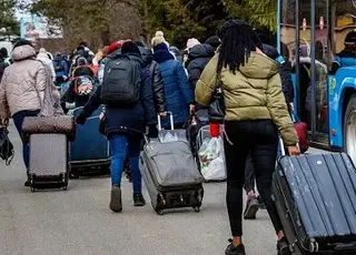 Темпи міграції українців за кордон у 2025 році сповільнилися — дані ООН та ДПСУ