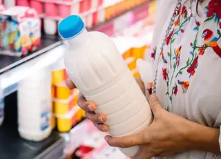 Молоко та інші продукти: чи можна поєднувати у щоденному раціоні