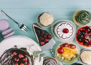 Чи можна їсти солодке на ніч: як це впливає на сон