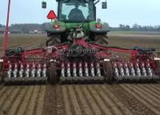 Аграрії отримають компенсацію 25% вартості української агротехніки за липневими заявками
